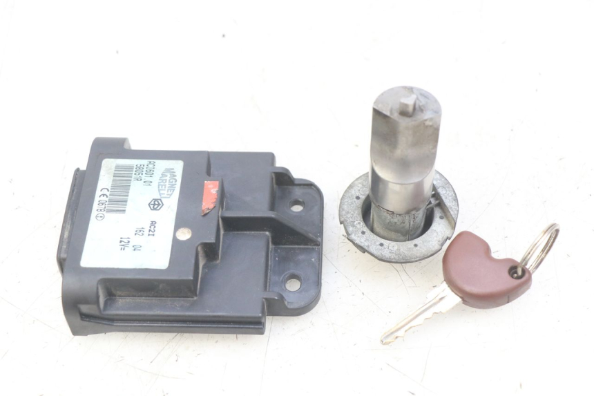photo de LOCK KEY CDI IGNITION SWITCH KIT PIAGGIO X9 EVOLUTION 125 (2003 - 2007) - Technical close-up