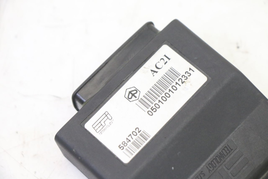 photo de LOCK KEY CDI IGNITION SWITCH KIT PIAGGIO X9 EVOLUTION 125 (2003 - 2007) - Alternative perspective