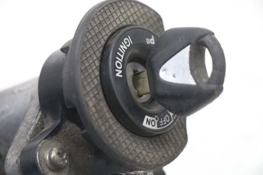 photo de LOCK SET KEY ECU YAMAHA X-MAX XMAX ABS 250 (2010 - 2014) - Technical close-up