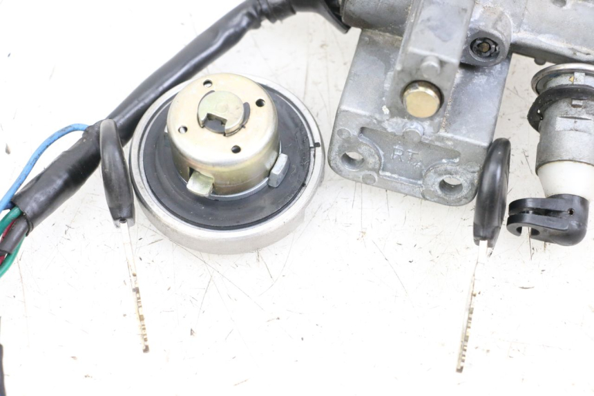 photo de LOCK KEY NEIMAN KIT KYMCO AGILITY RS 4T 50 (2009 - 2013) - Zoom on usage condition