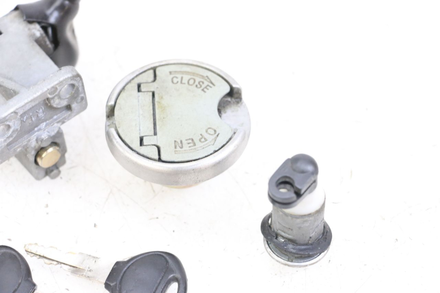 photo de LOCK KEY NEIMAN KIT KYMCO AGILITY RS 4T 50 (2009 - 2013) - Fixing points details