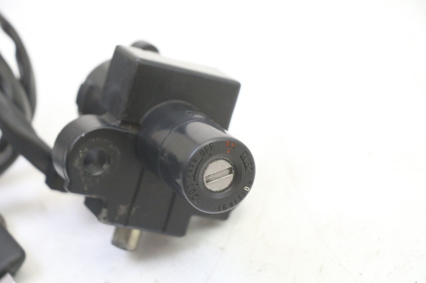 photo de LOCK KEY NEIMAN KIT HONDA CBR RR FIREBLADE 900 (1992 - 1994) - Technical close-up