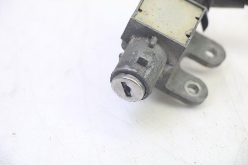 photo de LOCK SET KEY LONGJIA DIGITA 4T 50 (2019 - 2022) - Zoom on usage condition