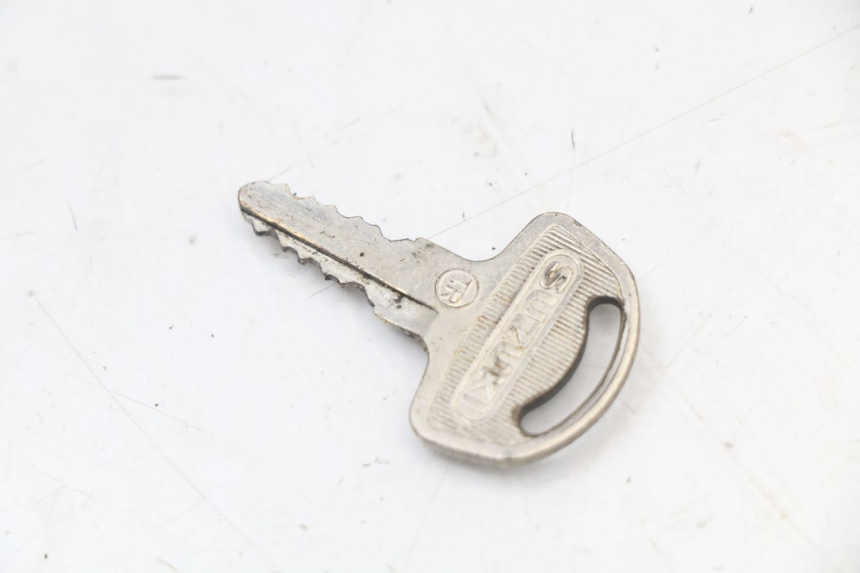 photo de LOCK KEY NEIMAN KIT SUZUKI GN 125 (1997 - 2000) - Alternative perspective