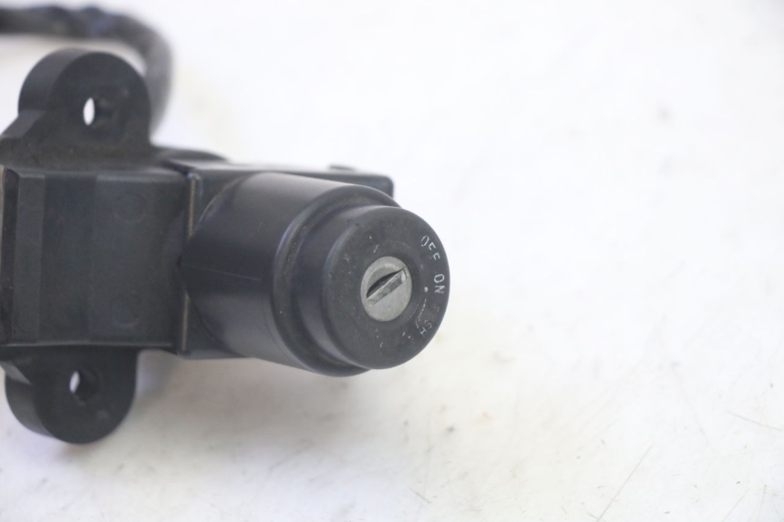 photo de LOCK SET KEY KAWASAKI GPZ RX 1000 (1986 - 1988) - Zoom on usage condition