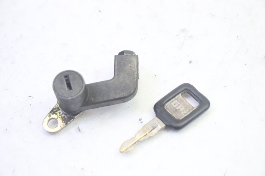 photo de LOCK SET KEY KAWASAKI GPZ RX 1000 (1986 - 1988) - Surface and material condition