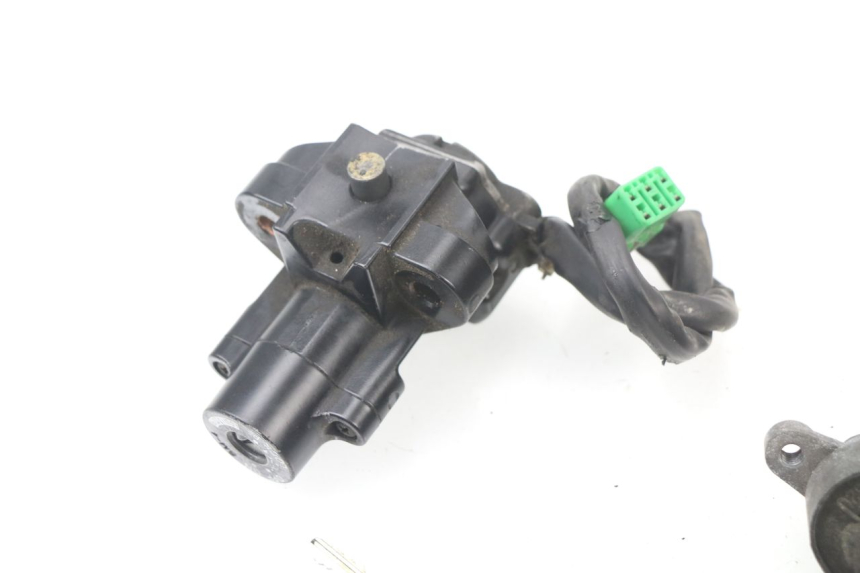 photo de LOCK SET KEY SUZUKI GSF N BANDIT 600 (1996 - 1999) - Component detail