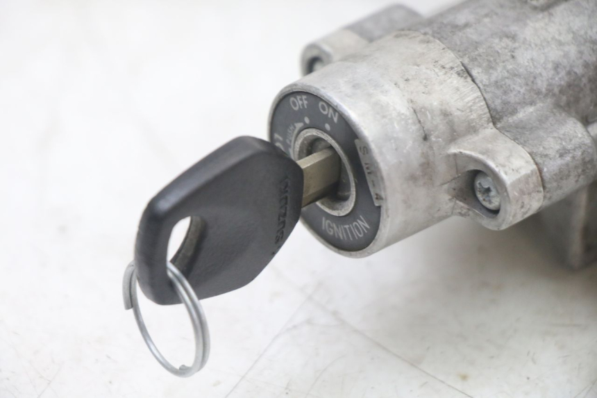 photo de LOCK SET KEY SUZUKI GSF S BANDIT 600 (2000 - 2004) - Surface and material condition