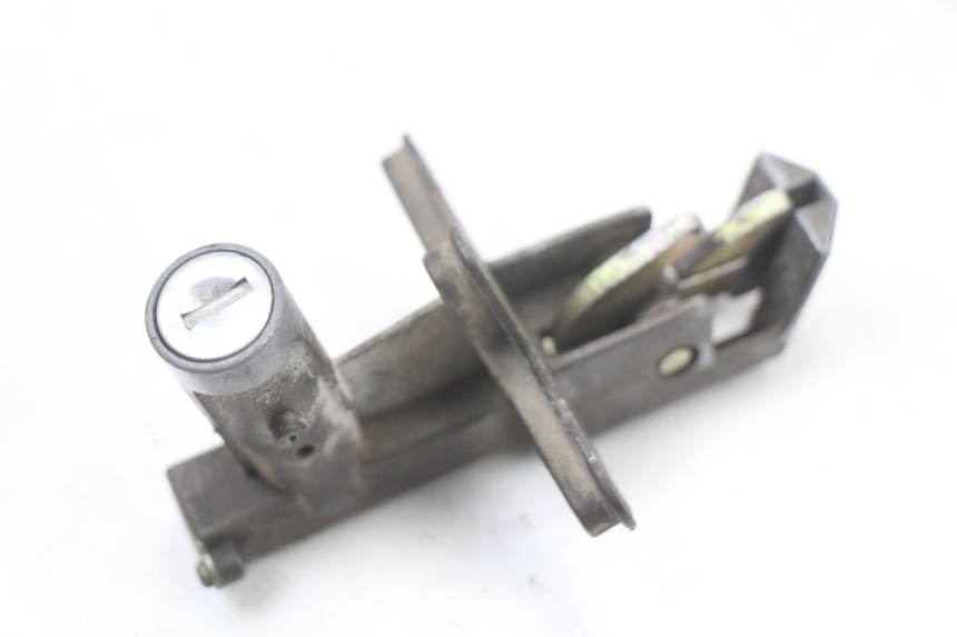 photo de LOCK SET KEY SUZUKI GSX E 250 (1982 - 1983) - Additional view of the item