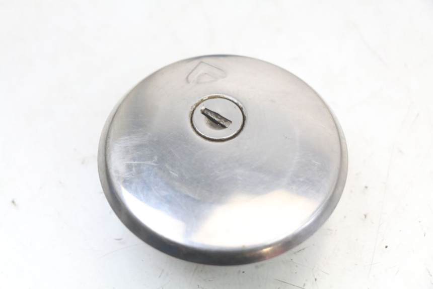 photo de LOCK SET KEY SUZUKI GSX E 250 (1982 - 1983) - High-resolution close-up