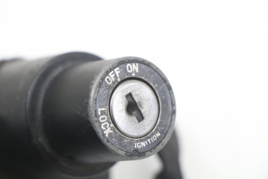 photo de LOCK SET KEY HYOSUNG GTR 125 (2006 - 2008) - Fixing points details