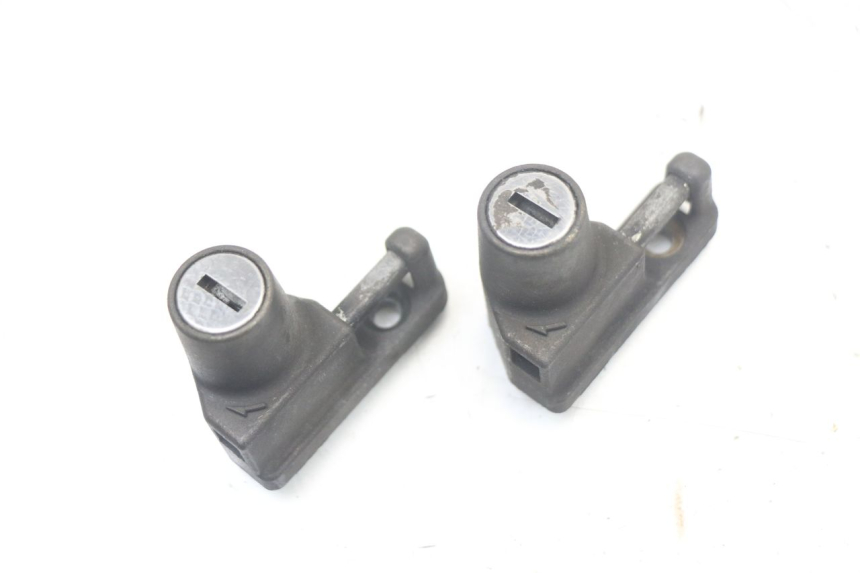 photo de LOCK SET KEY KAWASAKI GTR 1000 (1994 - 2004) - Distinctive features