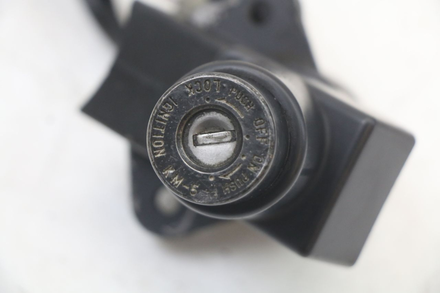 photo de LOCK SET KEY KAWASAKI GTR 1000 (1994 - 2004) - Alternative perspective