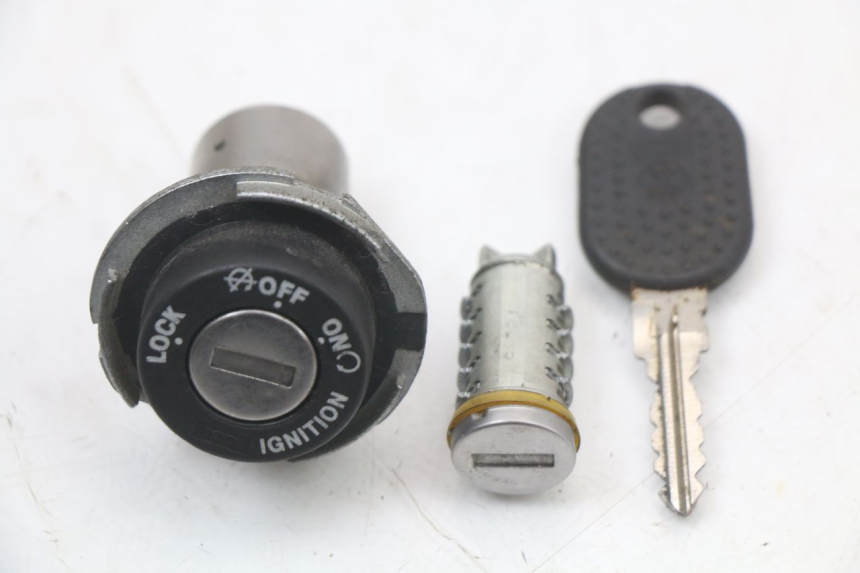 photo de LOCK SET KEY PIAGGIO LIBERTY 4T 50 (2004 - 2008) - Main view