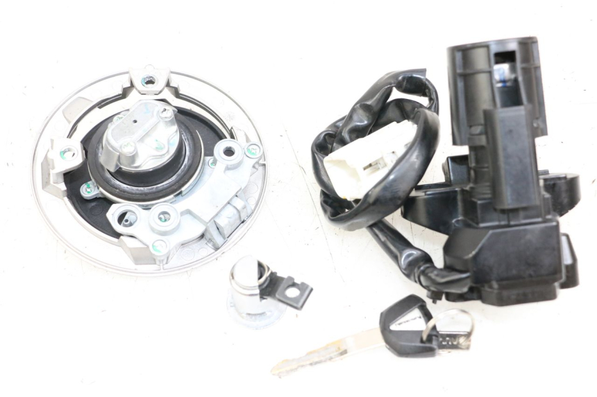 photo de LOCK SET KEY KAWASAKI NINJA 400 (2018 - 2023) - Fixing points details