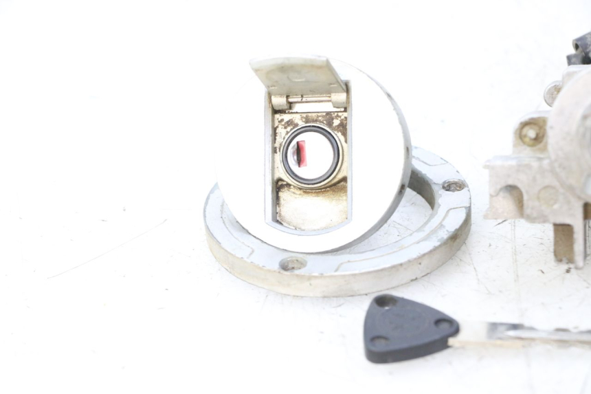 photo de LOCK SET KEY PEUGEOT SPEEDFIGHT 3 LC 2T 50 (2009 - 2015) - Surface and material condition