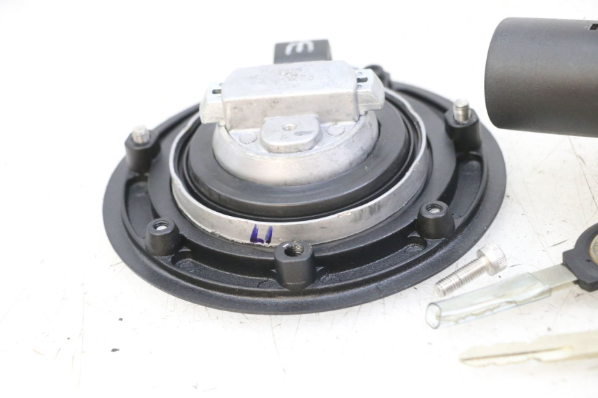 photo de LOCK SET KEY ROYAL ENFIELD SCRAM 411 (2022 - 2024) - Alternative perspective