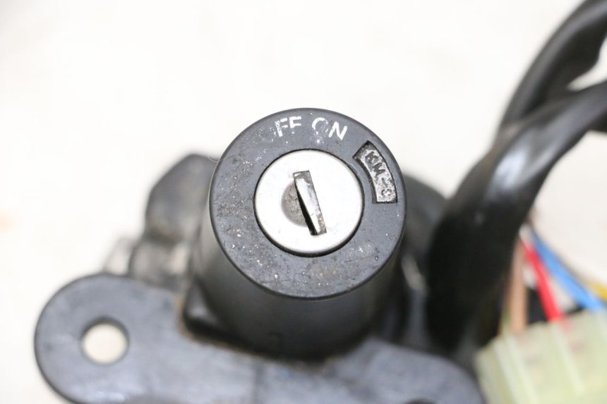 photo de LOCK SET KEY TRIUMPH SPRINT 900 (1995 - 1998) - Component zoom