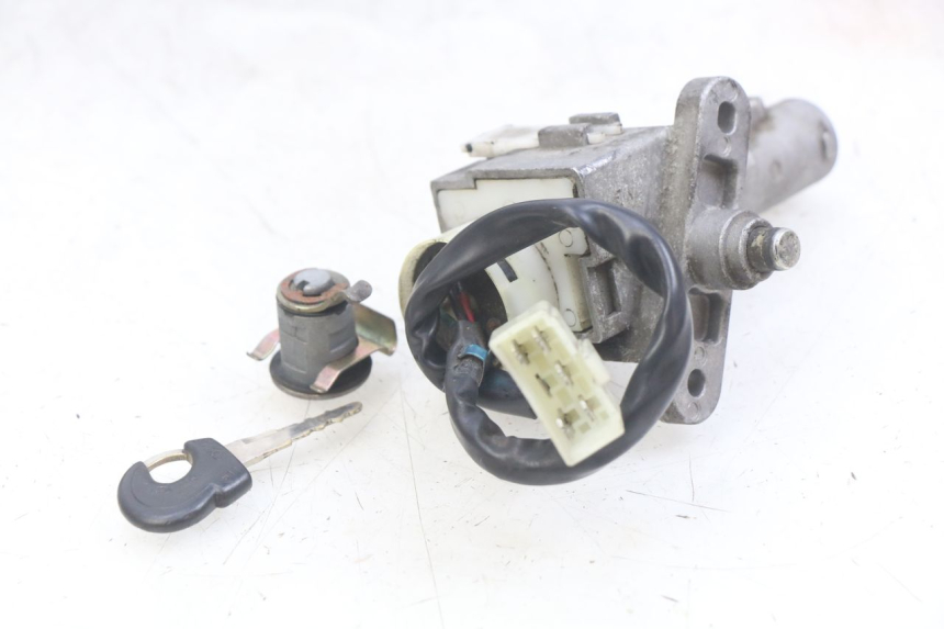 photo de LOCK KEY NEIMAN KIT SYM SYMPHONY 125 (2009 - 2015) - Zoom on usage condition