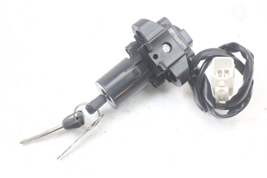 photo de LOCK KEY NEIMAN KIT KAWASAKI VERSYS ABS 650 (2015 - 2018) - Fixing points details