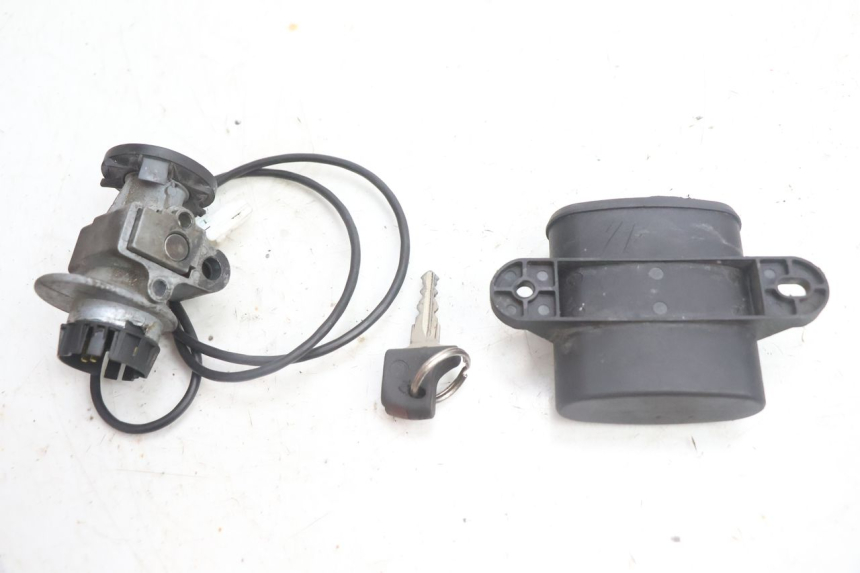 photo de LOCK SET KEY PEUGEOT VIVACITY 100 (1999 - 2008) - Component detail