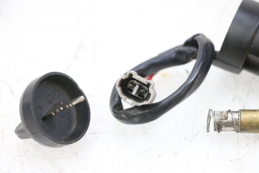 photo de LOCK SET KEY YAMAHA YFM R RAPTOR 250 (2008 - 2014) - Fixing points details