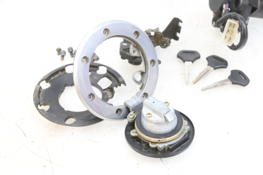 photo de LOCK SET KEY KAWASAKI ZR 7 750 (1999 - 2004) - Fixing points details