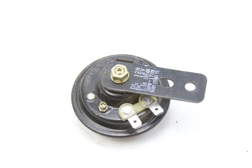 photo de HORN PEUGEOT DJANGO 2T 50 (2014 - 2019) - Zoom on usage condition