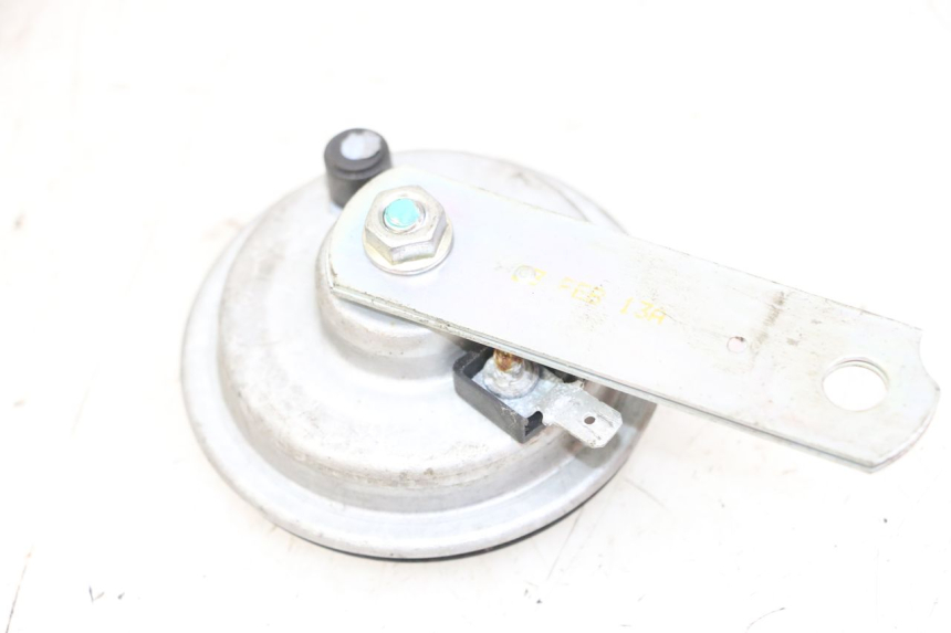 photo de HORN PEUGEOT SATELIS 125 (2013 - 2018) - Zoom on usage condition