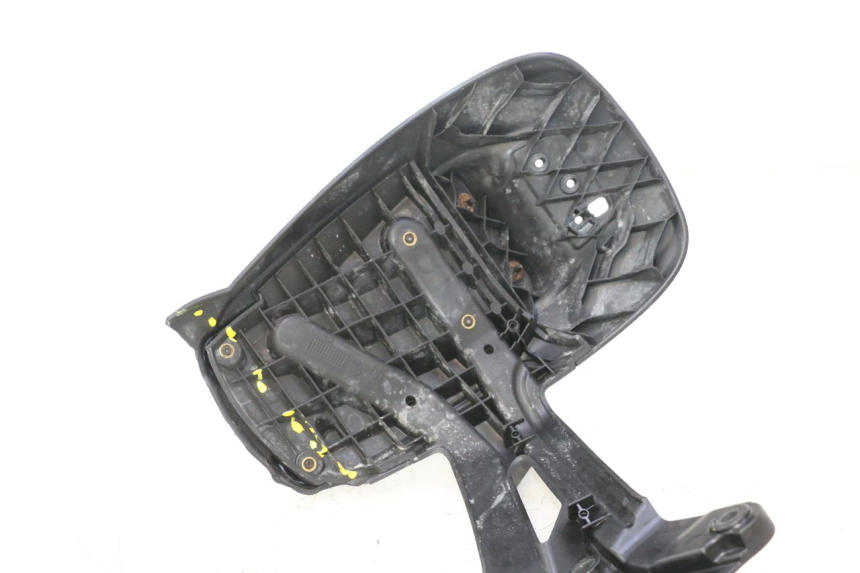 photo de REAR HUGGER PIAGGIO MP3 HPE 530 (2022 - 2026) - Zoom on usage condition