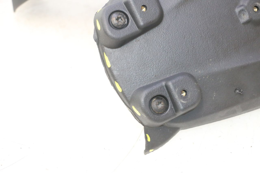 photo de REAR HUGGER PIAGGIO MP3 HPE 530 (2022 - 2026) - Fixing points details