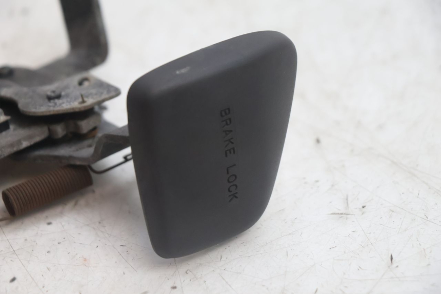 photo de PARKING BRAKE LEVER SUZUKI BURGMAN EXECUTIVE ABS 650 (2006 - 2012) - Fixing points details
