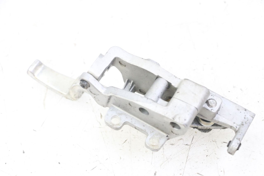 photo de PARKING BRAKE LEVER PIAGGIO IE MP3 YOURBAN 300 (2011 - 2016) - Zoom on usage condition