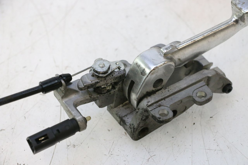 photo de PARKING BRAKE LEVER PIAGGIO MP3 LT 300 (2010 - 2016) - Surface and material condition