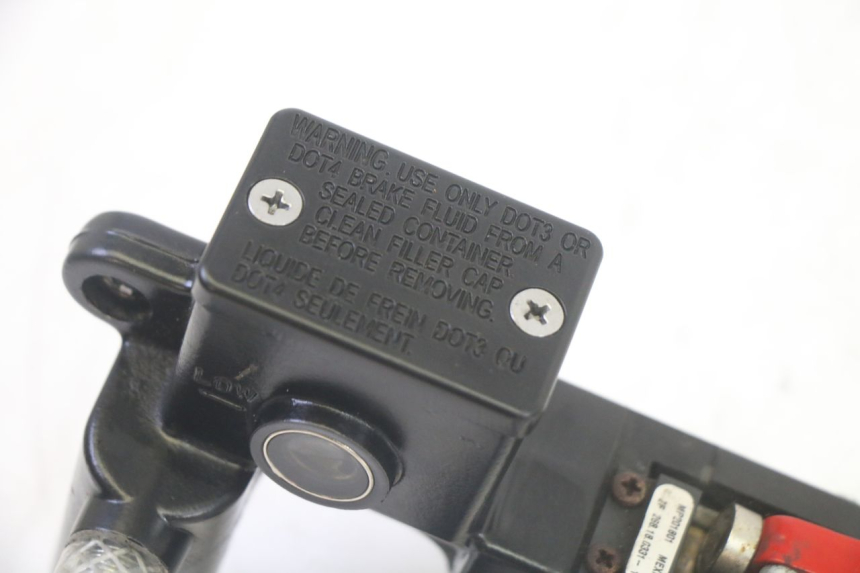 photo de PARKING BRAKE LEVER LIGIER PULSE 3 1 (2014 - 2020) - Zoom on usage condition