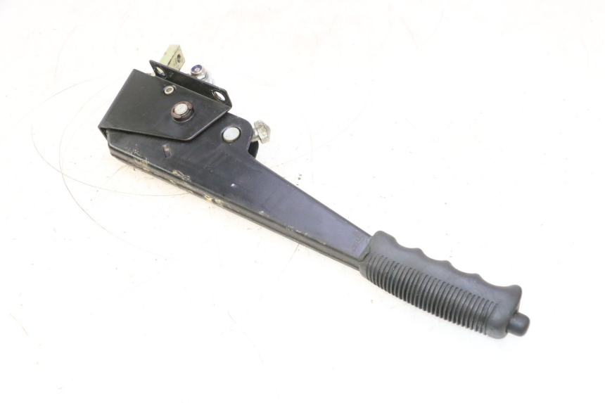 photo de PARKING BRAKE LEVER BOOM TRIKE FUN 500 (2004 - 2010) - Zoom on usage condition