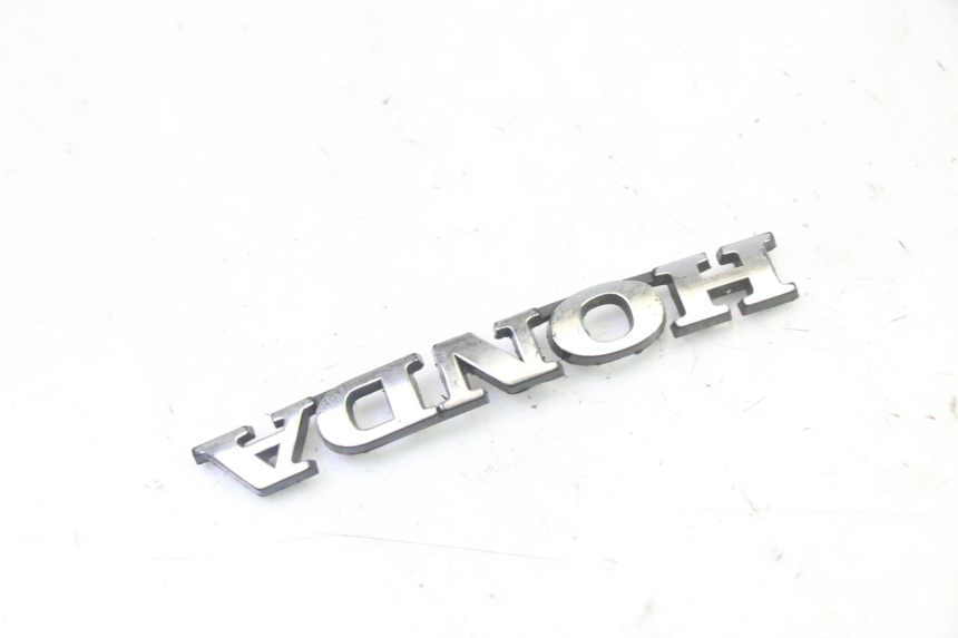 photo de BRAND LOGO HONDA ST PAN EUROPEAN 1300 (2002 - 2013) - Component detail