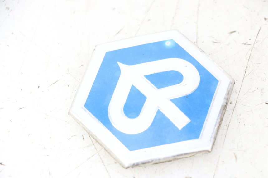 photo de BRAND LOGO PIAGGIO XEVO - X EVO 125 (2007 - 2017) - Alternative perspective