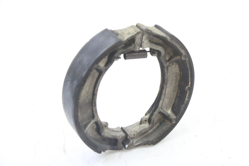 photo de BRAKE SHOE PEUGEOT ELYSEO 125 (1999 - 2004) - Zoom on usage condition