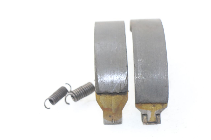 photo de BRAKE SHOE PEUGEOT FOX 50 (1995 - 2003) - Alternative perspective