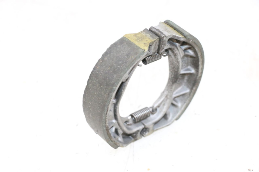 photo de BRAKE SHOE PEUGEOT KISBEE 2T 50 (2010 - 2017) - Zoom on usage condition