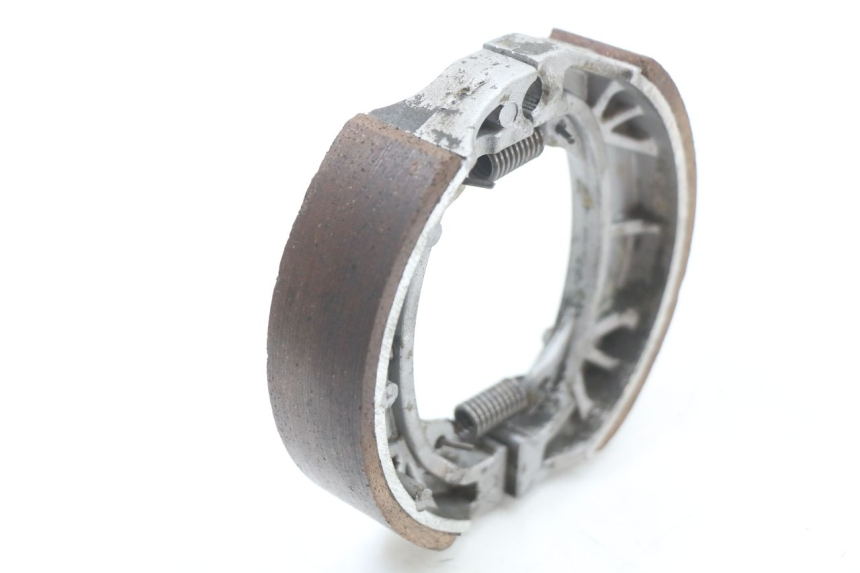 photo de BRAKE SHOE PEUGEOT KISBEE 4T 50 (2018 - 2022) - Zoom on usage condition