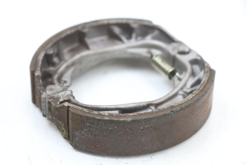 photo de BRAKE SHOE PEUGEOT KISBEE 4T 50 (2018 - 2022) - Zoom on usage condition
