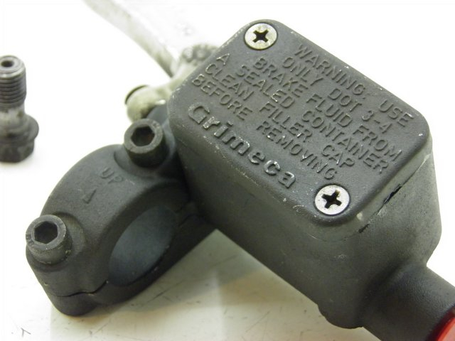 photo de REAR BRAKE MASTER CYLINDER APRILIA LEONARDO ST 250 (2002 - 2005) - Zoom on usage condition