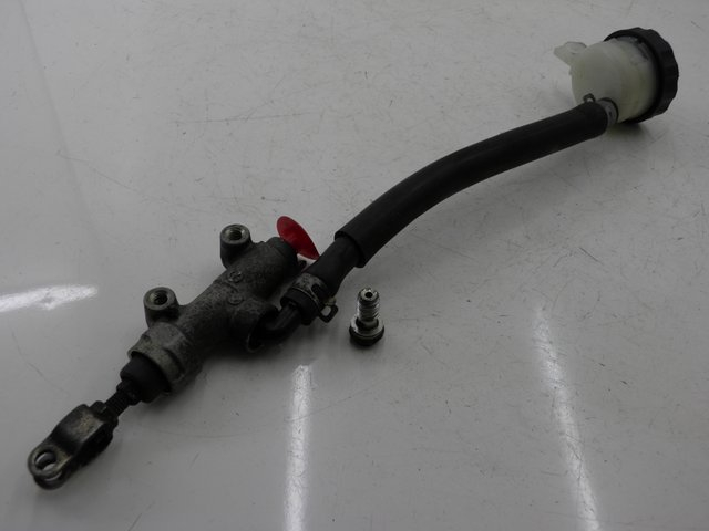 photo de REAR BRAKE MASTER CYLINDER KAWASAKI ZEPHYR 550 (1991 - 1998) - Main view