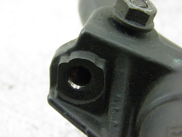 photo de REAR BRAKE MASTER CYLINDER PIAGGIO CARNABY 125 (2007 - 2011) - Fixing points details