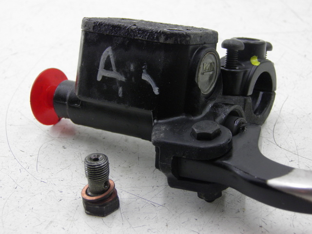 photo de REAR BRAKE MASTER CYLINDER PIAGGIO XEVO - X EVO 125 (2007 - 2017) - Product overview