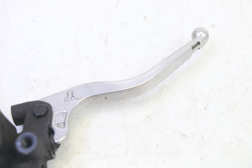 photo de FRONT BRAKE MASTER CYLINDER QUADRO 4 4D 350 (2015 - 2018) - Zoom on usage condition