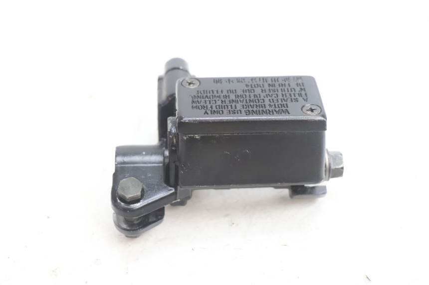 photo de FRONT BRAKE MASTER CYLINDER KYMCO AGILITY PREMIUM 50 (2007 - 2010) - Zoom on usage condition