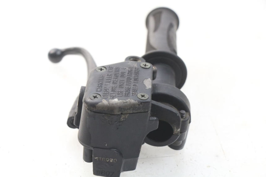 photo de FRONT BRAKE MASTER CYLINDER APRILIA ATLANTIC 125 (2003 - 2009) - Zoom on usage condition